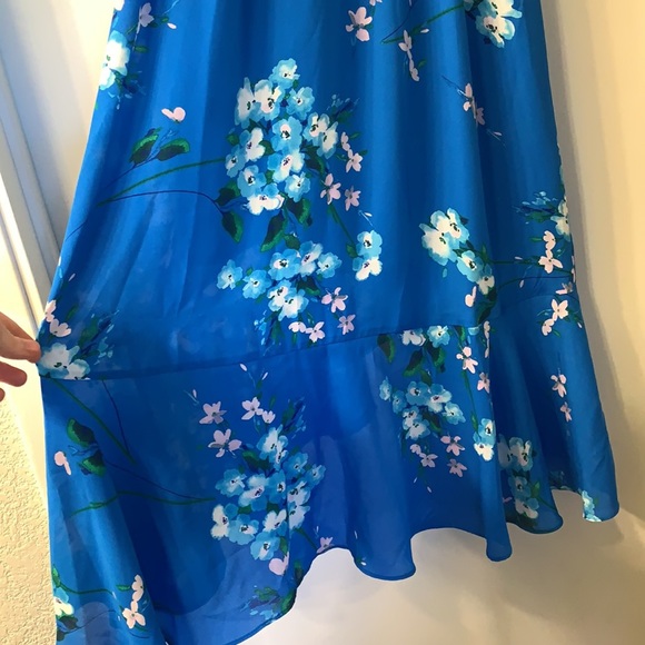 Floral High-Low Wrap Dress - Picture 9 of 11